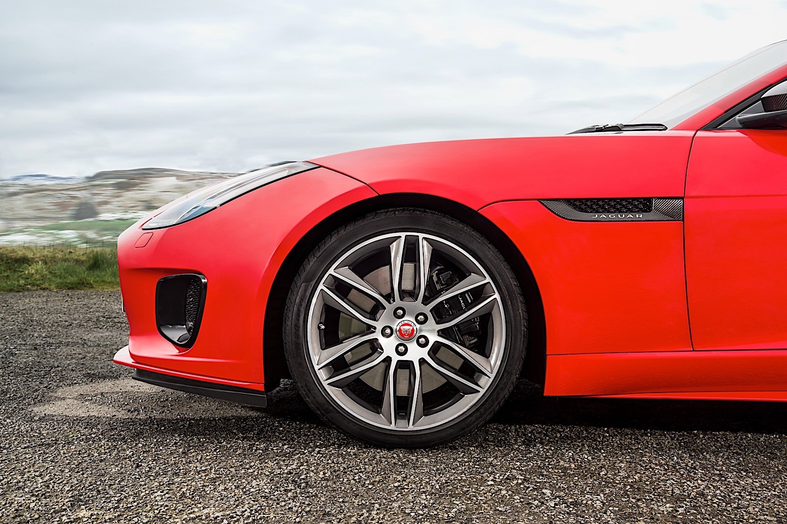Jaguar F-Type Coupe photo 13