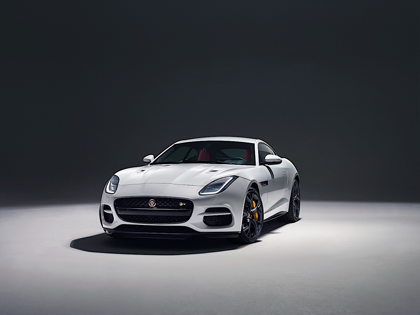Jaguar F-Type Coupe photo 4