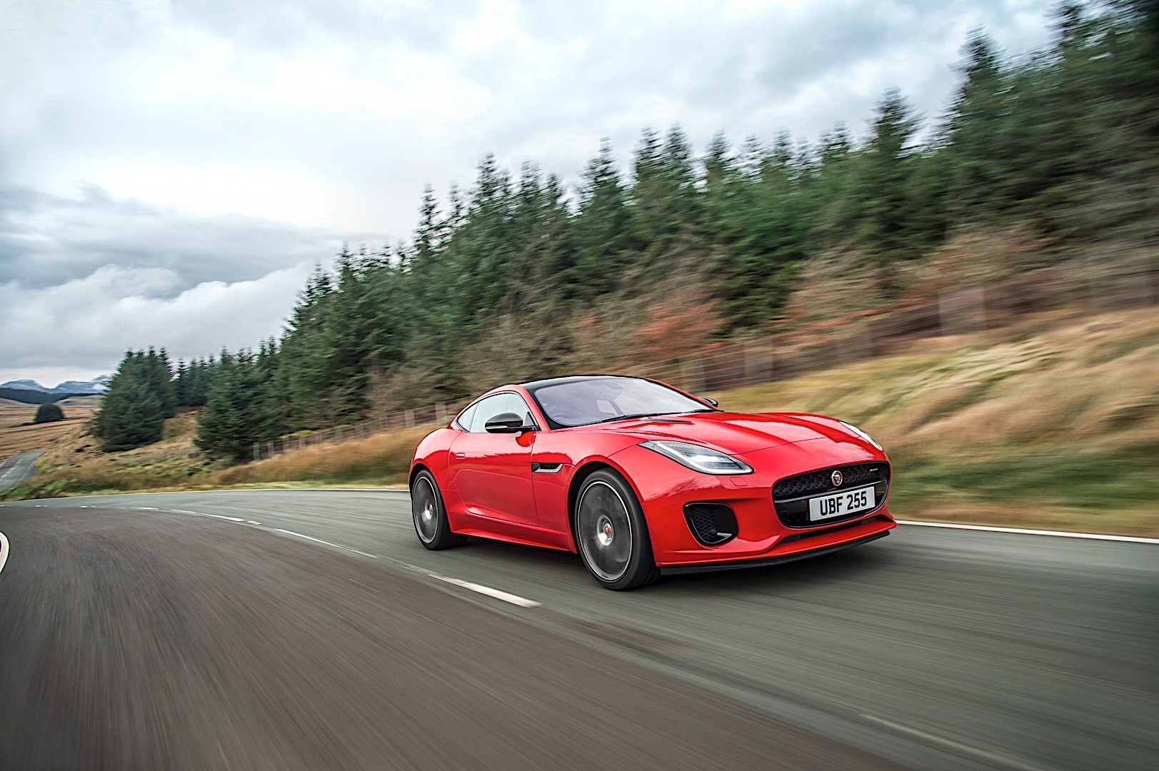 Jaguar F-Type Coupe photo 7