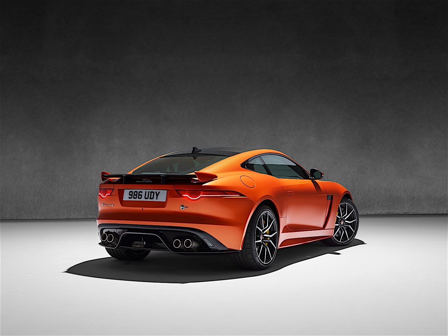 Jaguar F-Type Svr Coupe photo 10