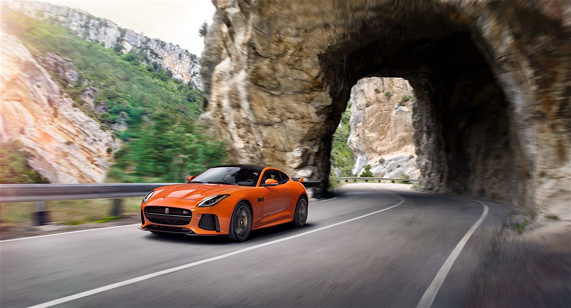 Jaguar F-Type Svr Coupe photo 11