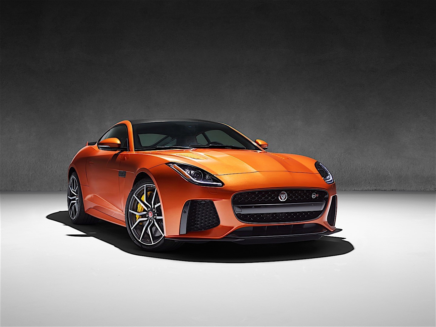 Jaguar F-Type Svr Coupe photo 20
