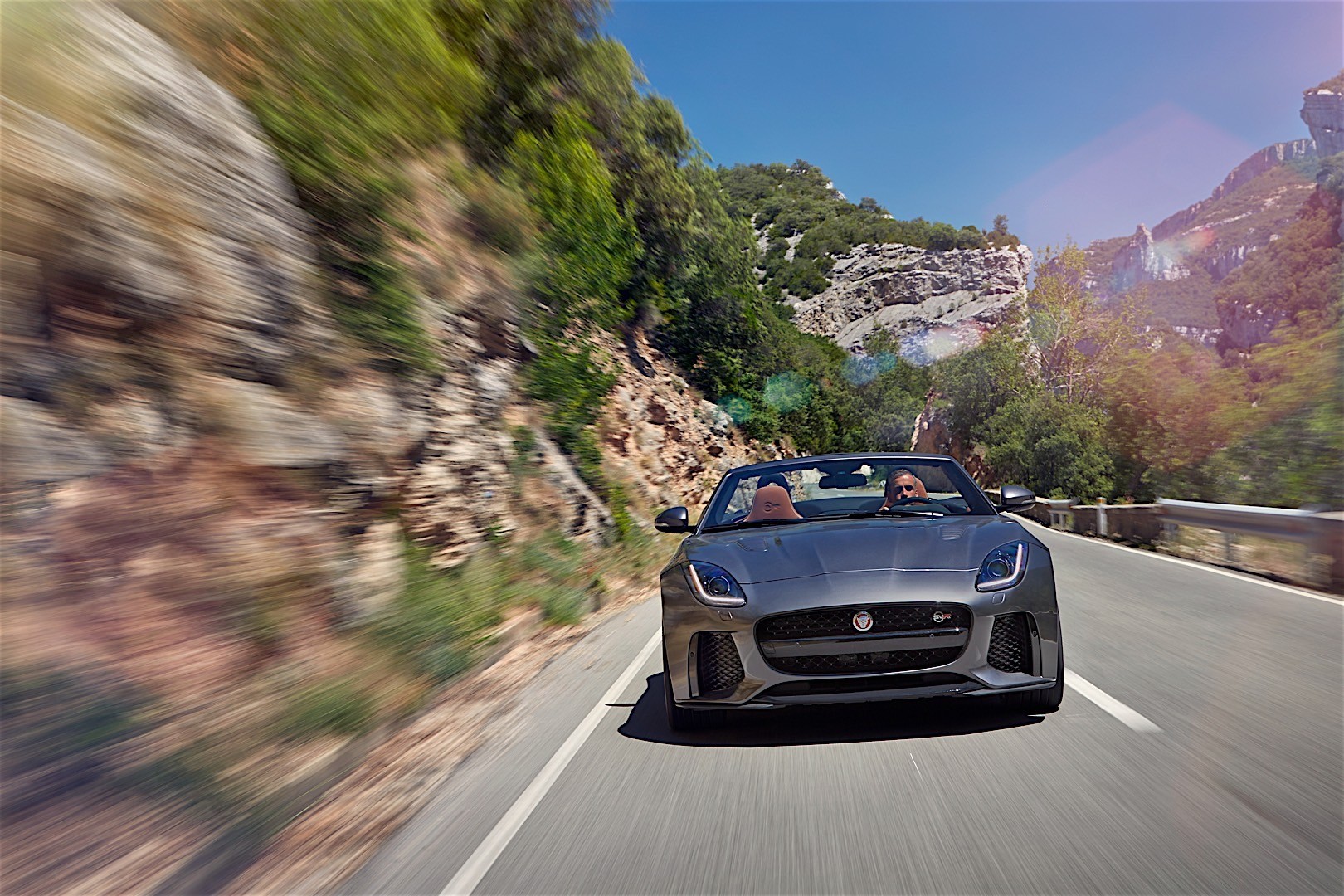 Jaguar F-Type Svr photo 4