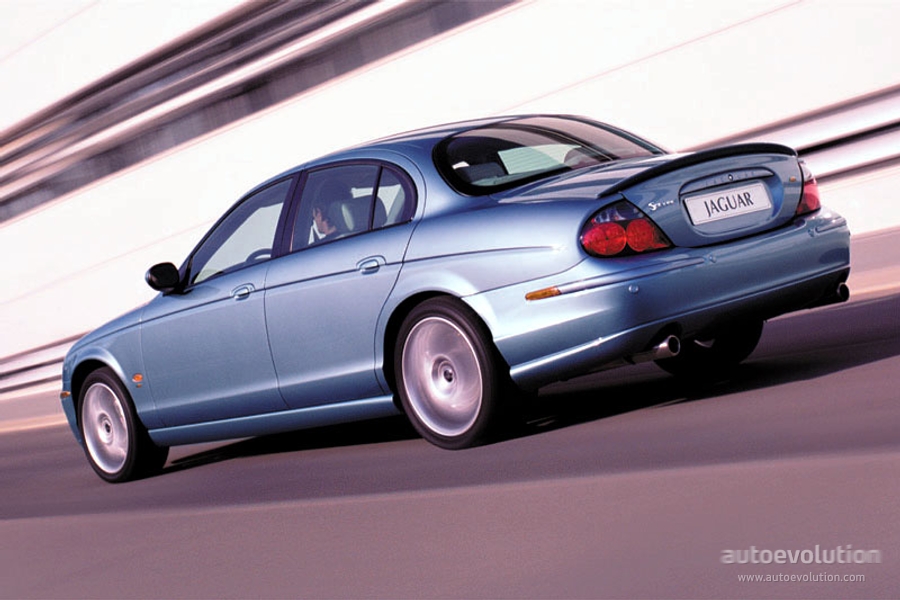 Jaguar S-Type R photo 2