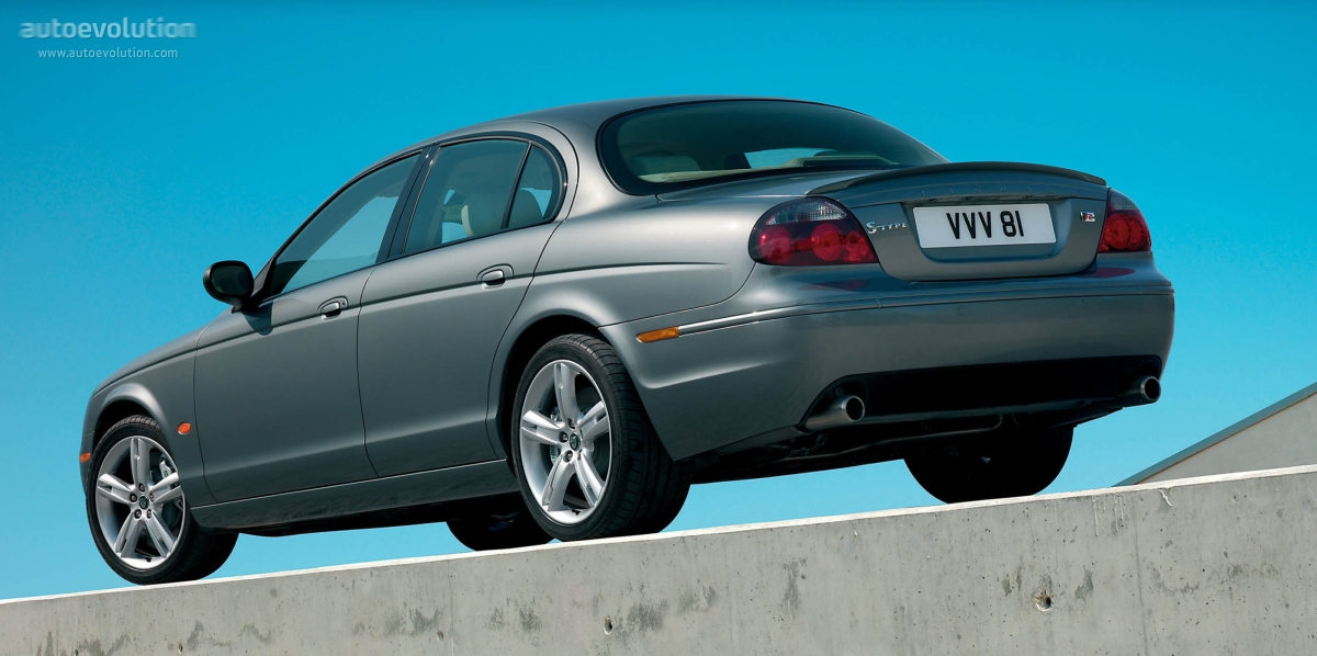Jaguar S-Type R photo 2