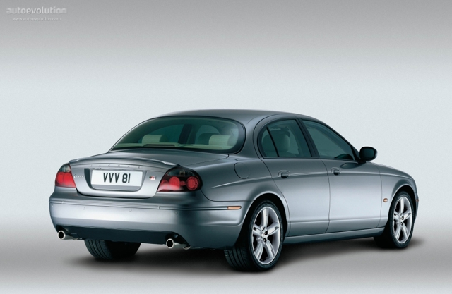 Jaguar S-Type R photo 5