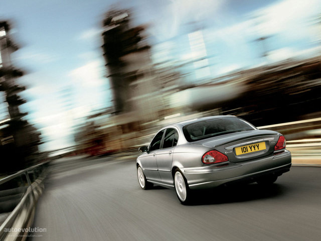 Jaguar X-Type photo 3