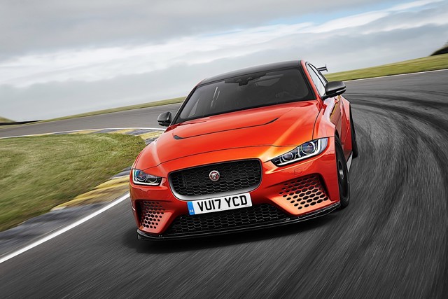 Jaguar Xe Sv Foto 11