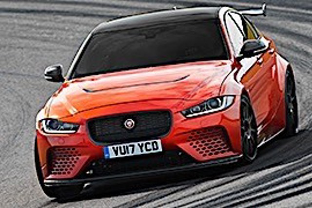 Jaguar Xe Sv Foto 1