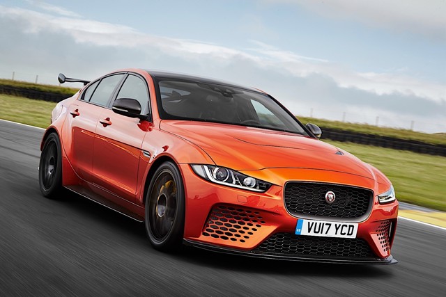 Jaguar Xe Sv Foto 5