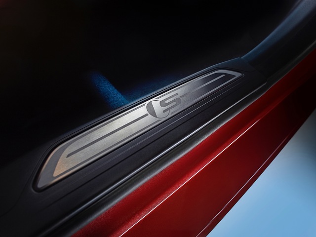 Jaguar Xe photo 40