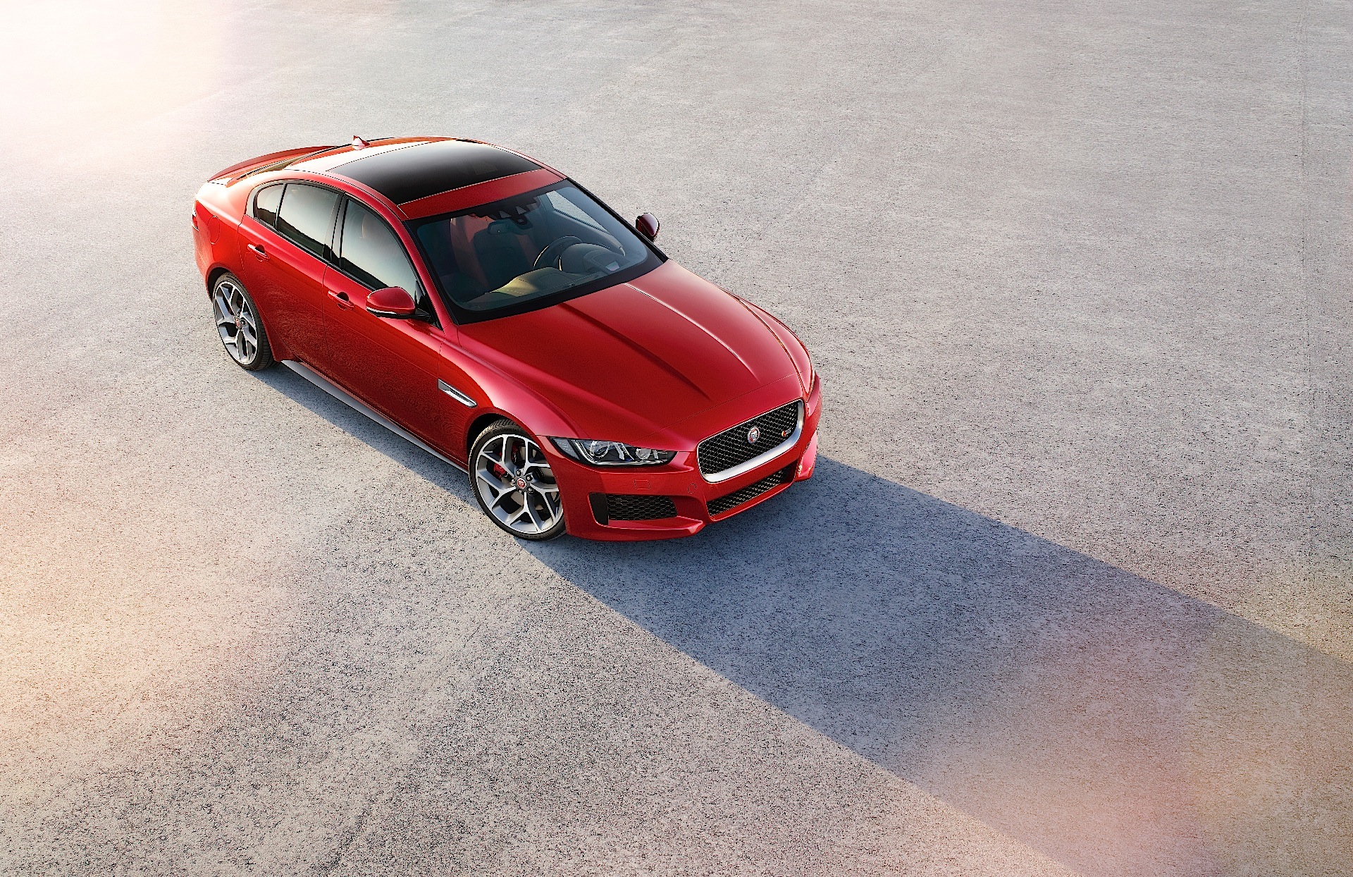 Jaguar Xe photo 4