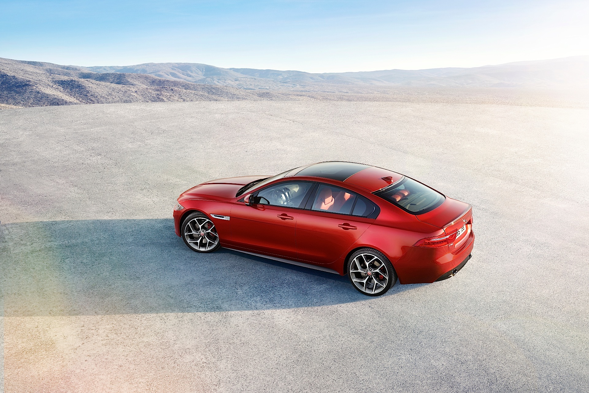 Jaguar Xe photo 5
