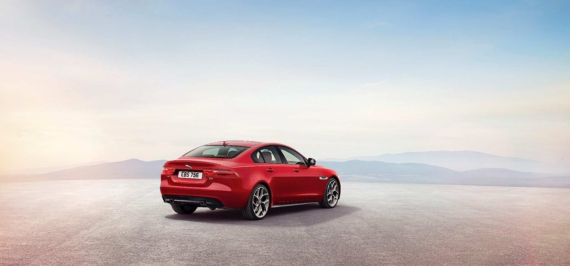 Jaguar Xe photo 6