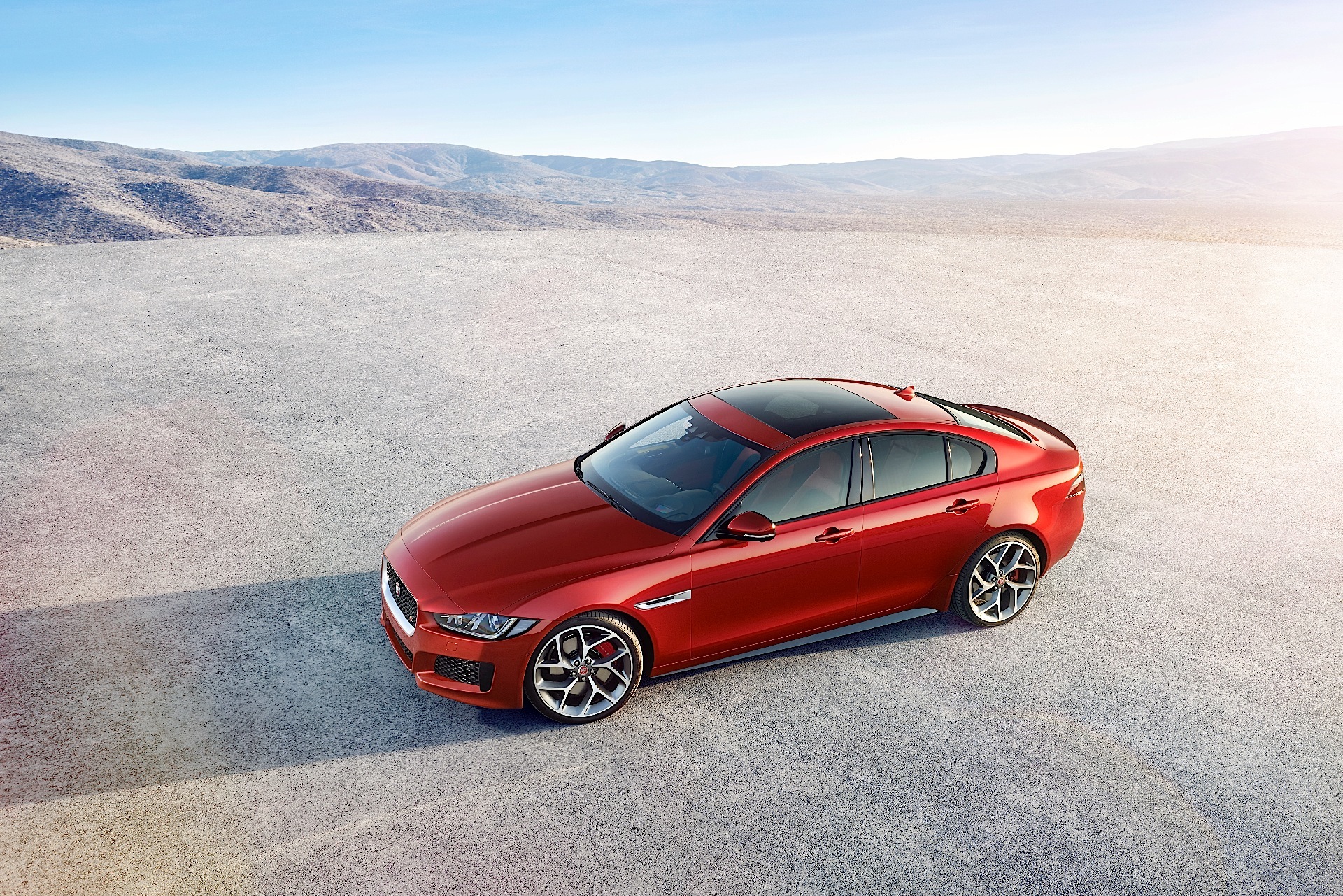 Jaguar Xe photo 7