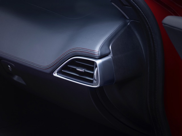 Jaguar Xe photo 41