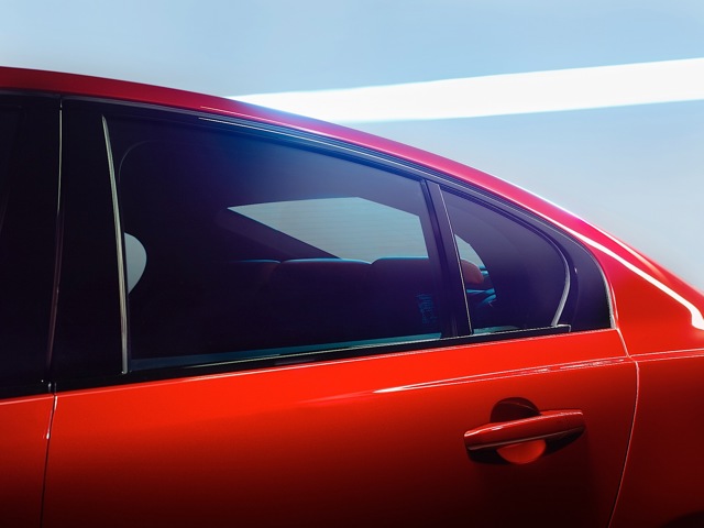 Jaguar Xe photo 10