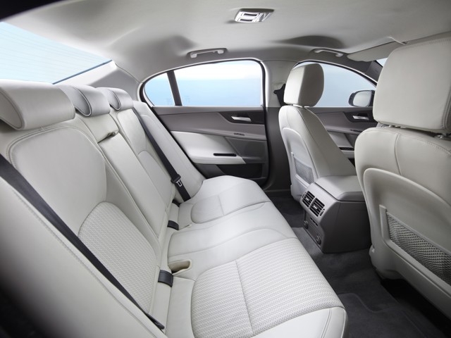 Jaguar Xe photo 53