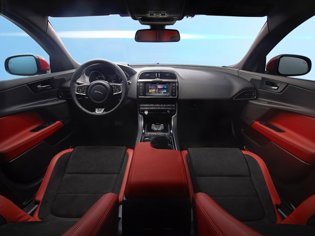Jaguar Xe photo 42