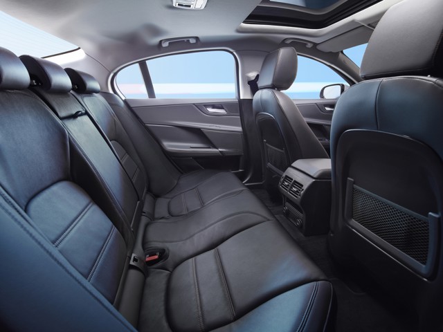 Jaguar Xe photo 55