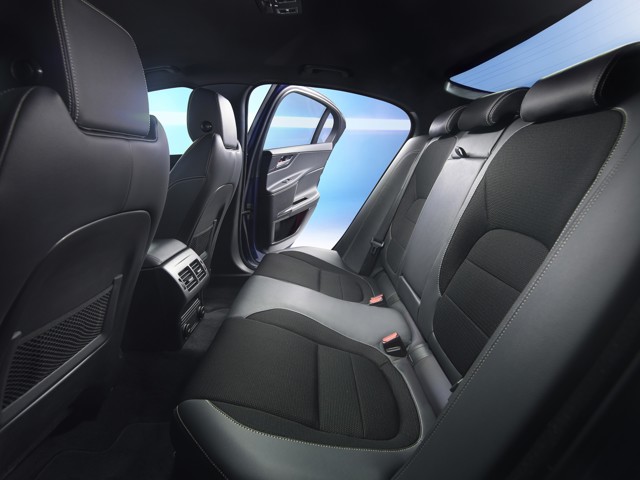 Jaguar Xe photo 58