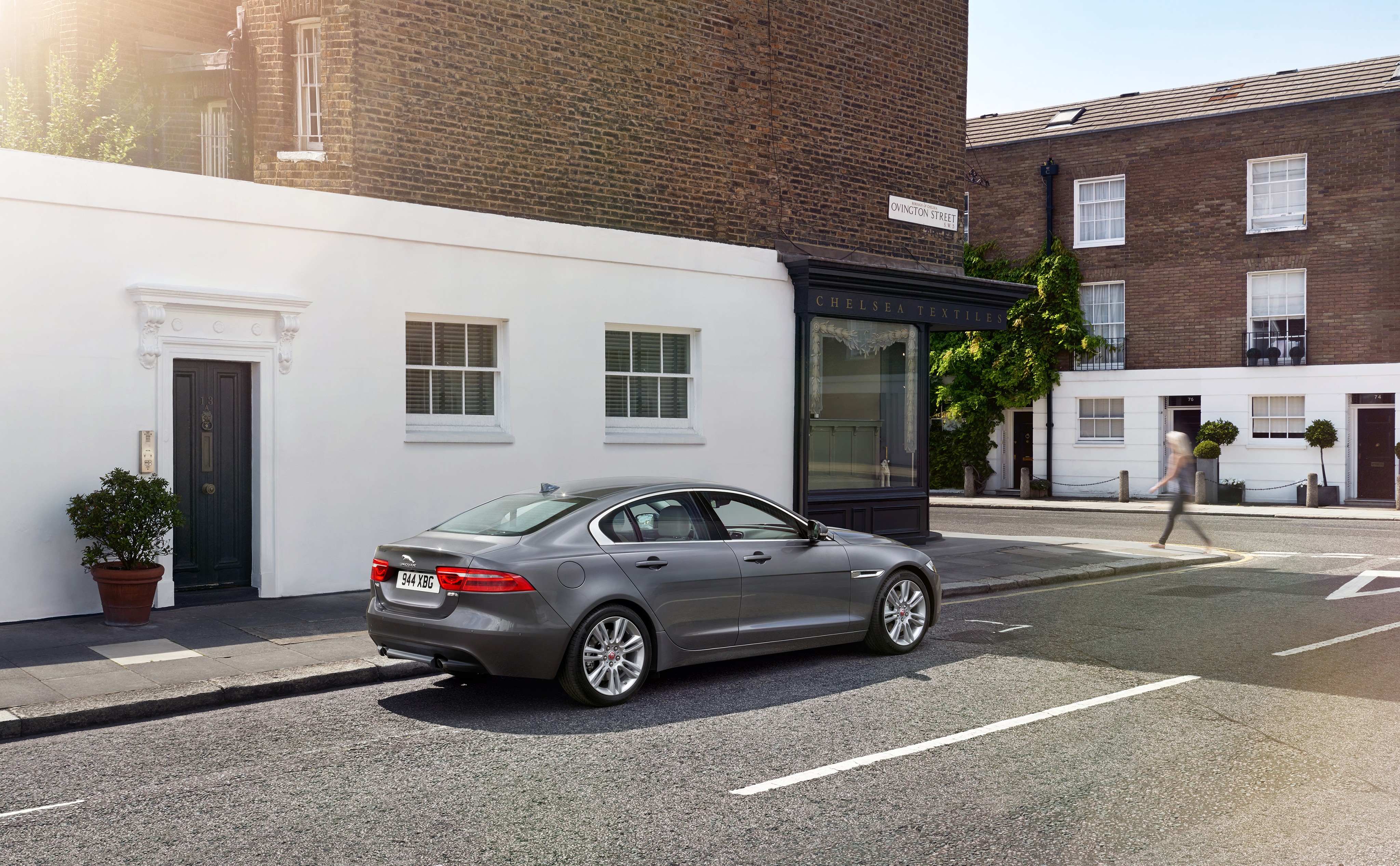 Jaguar Xe photo 18