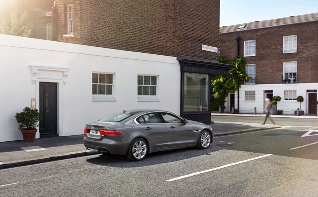 Jaguar Xe photo 18
