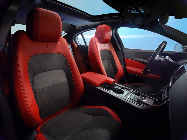 Jaguar Xe photo 43