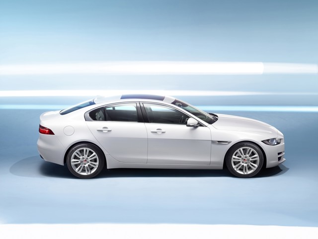 Jaguar Xe photo 29