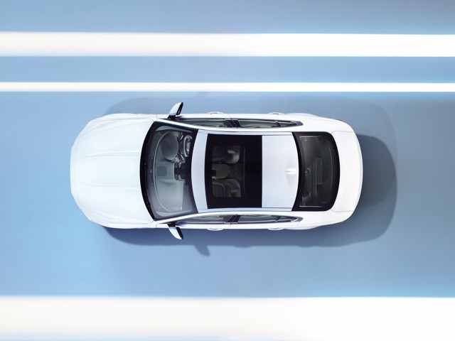 Jaguar Xe photo 30