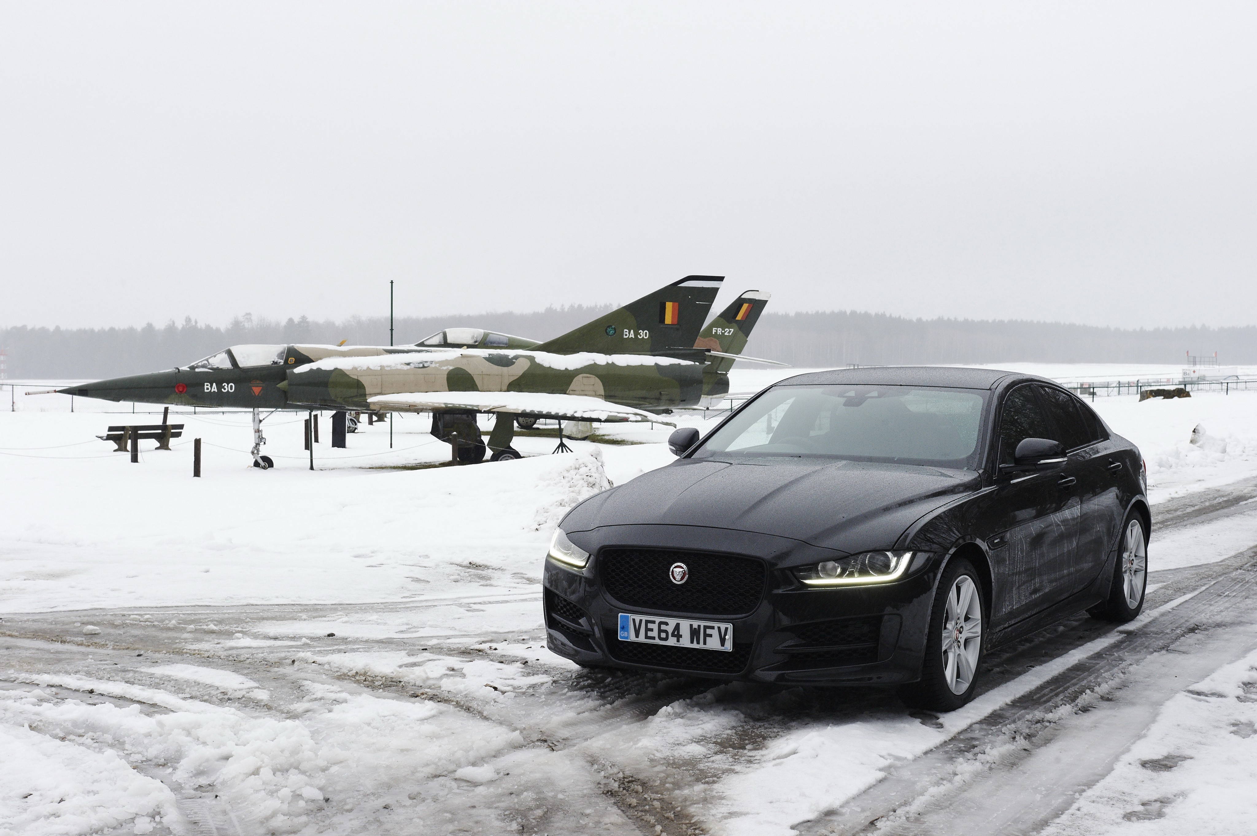 Jaguar Xe photo 31