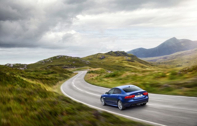 Jaguar Xe photo 32