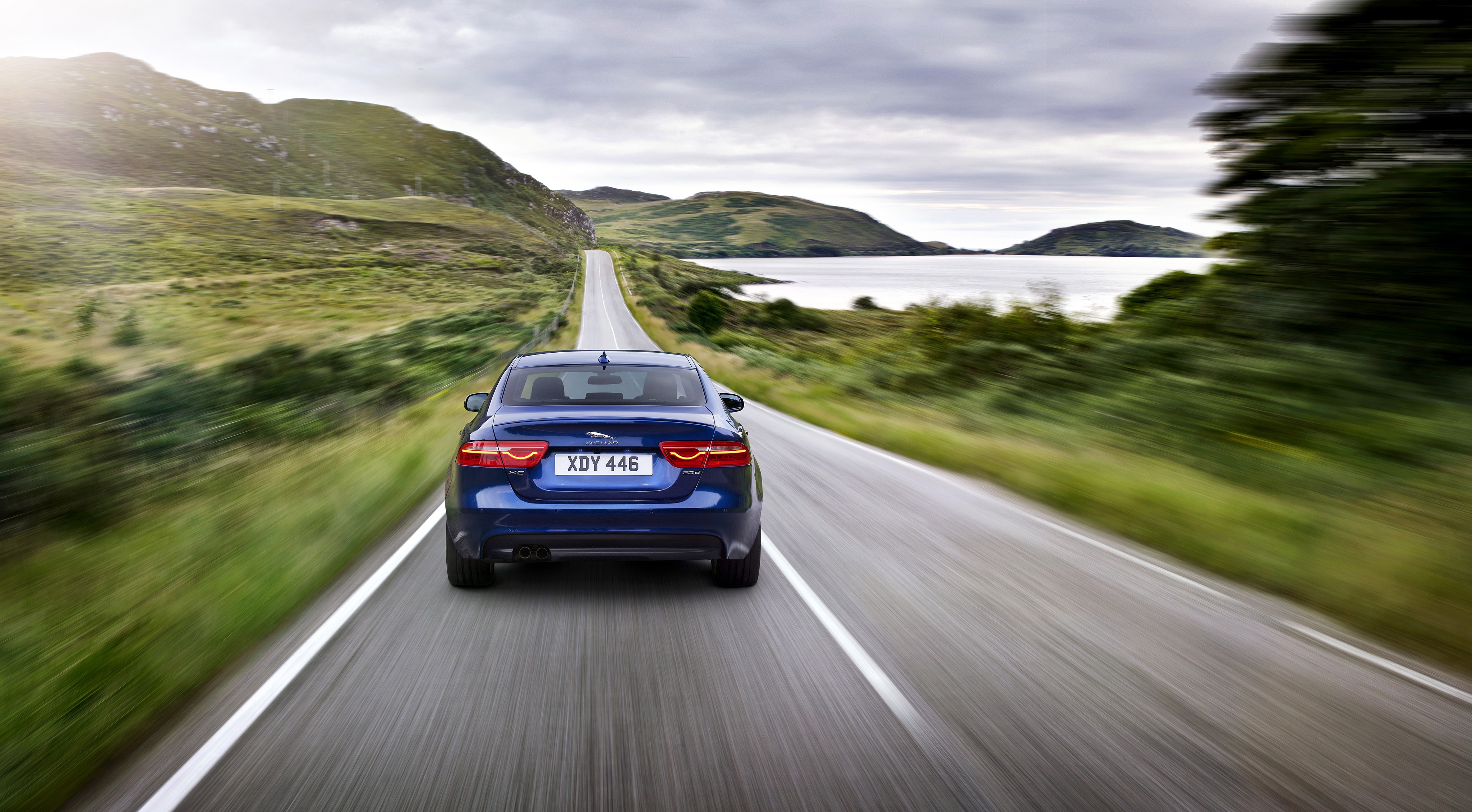 Jaguar Xe photo 33