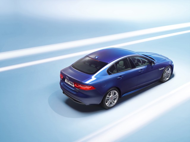Jaguar Xe photo 34