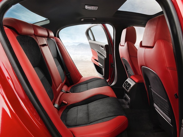 Jaguar Xe photo 45