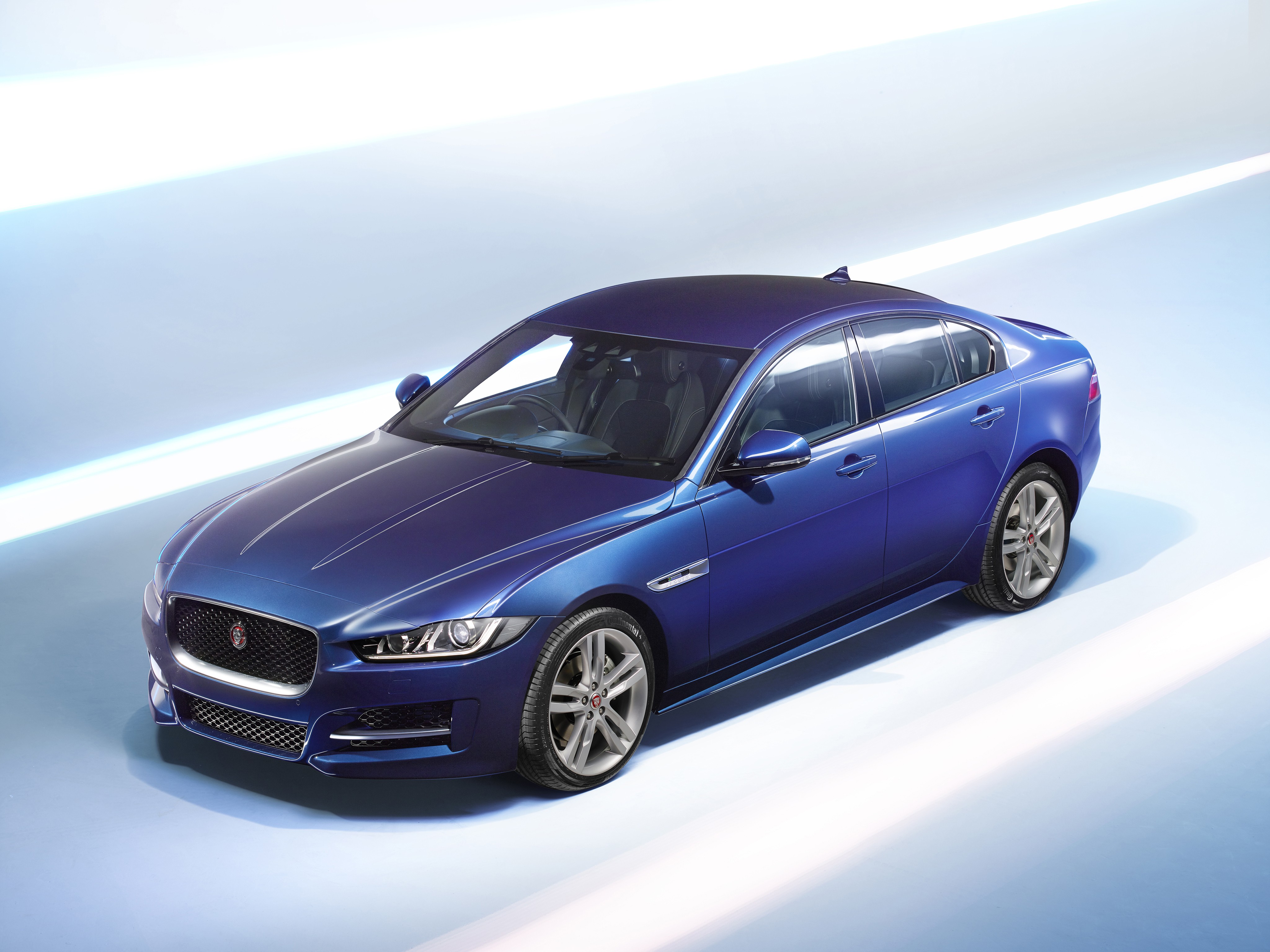 Jaguar Xe photo 36