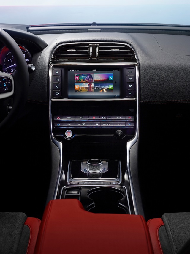 Jaguar Xe photo 46