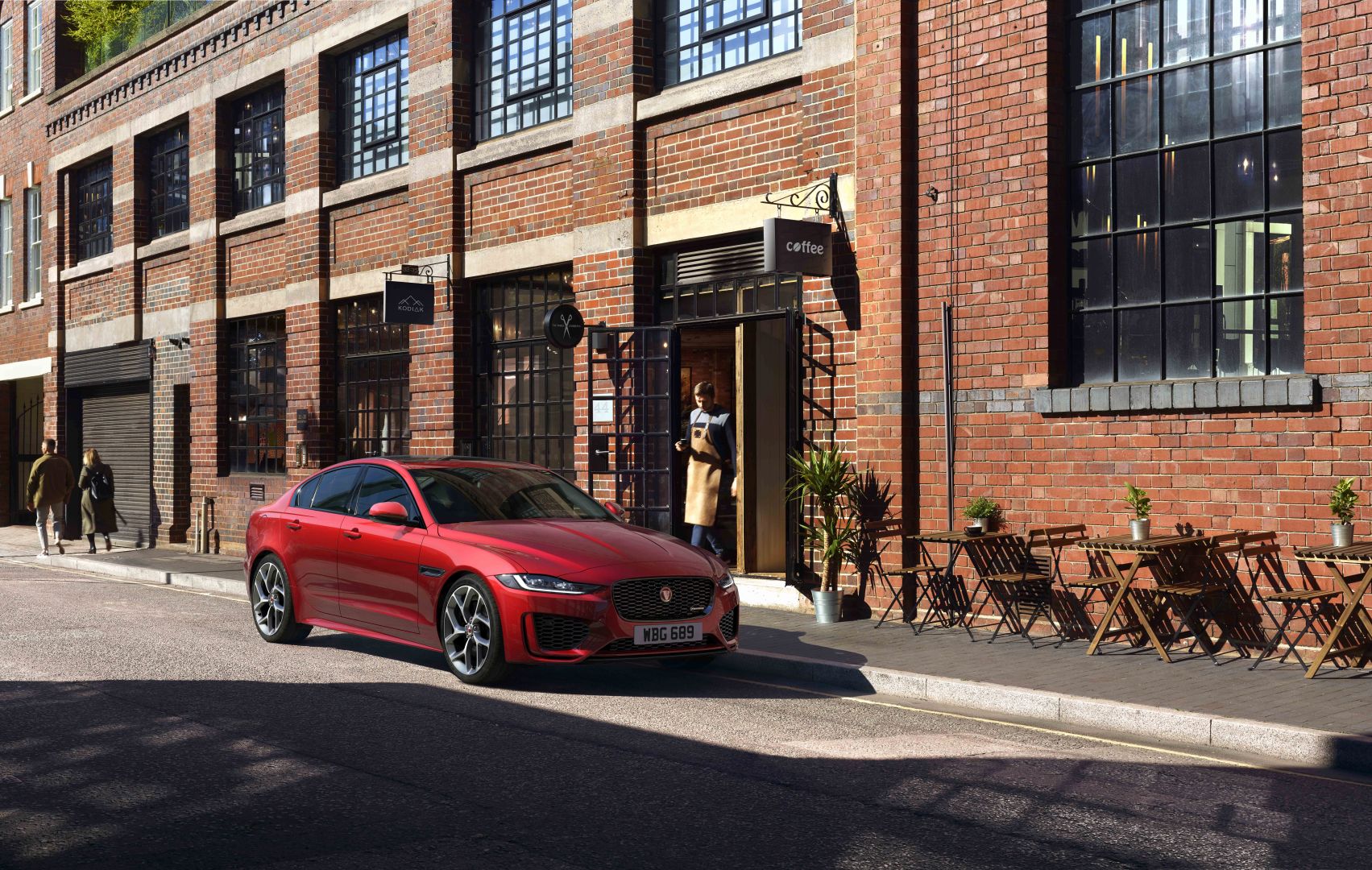 Jaguar Xe photo 13