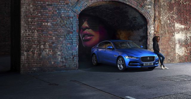 Jaguar Xe photo 15