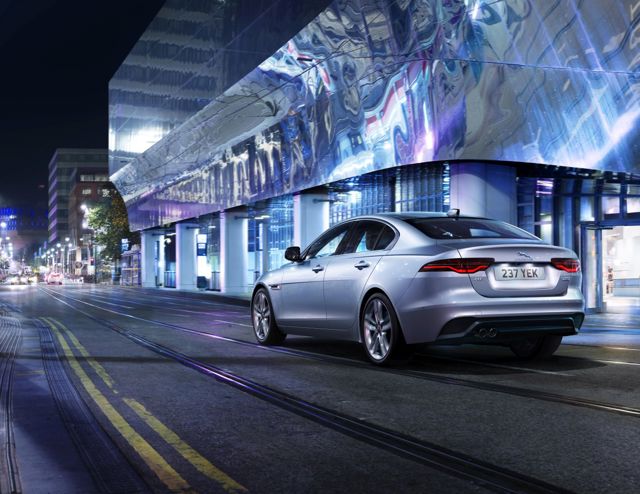 Jaguar Xe photo 19