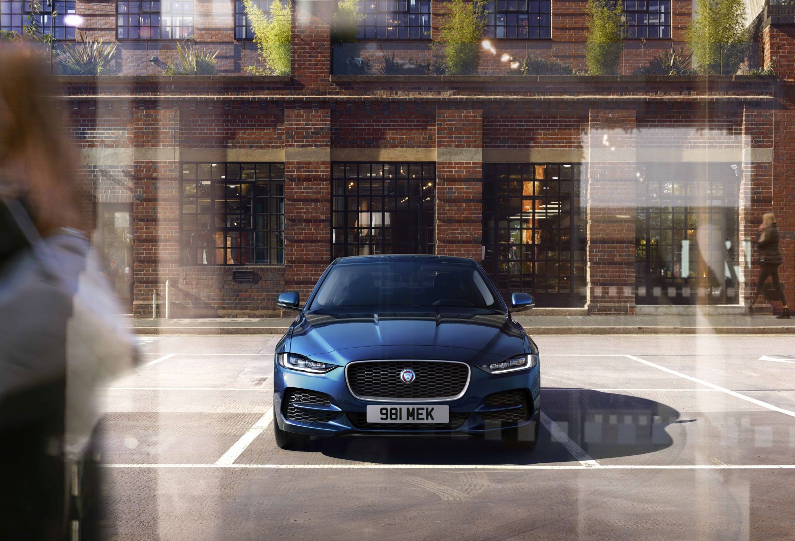 Jaguar Xe photo 23