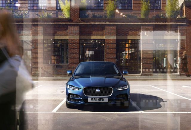 Jaguar Xe photo 23