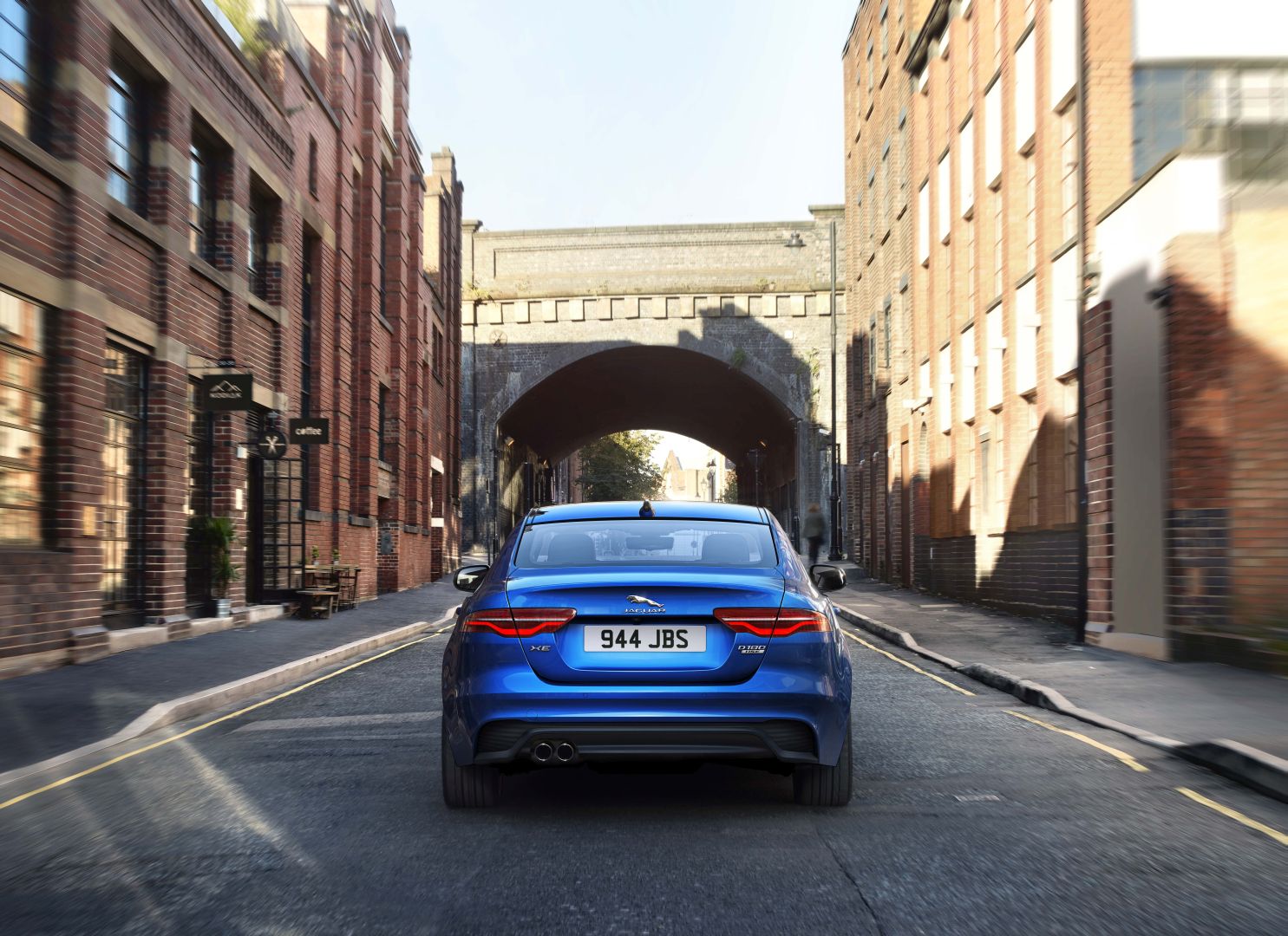Jaguar Xe photo 24