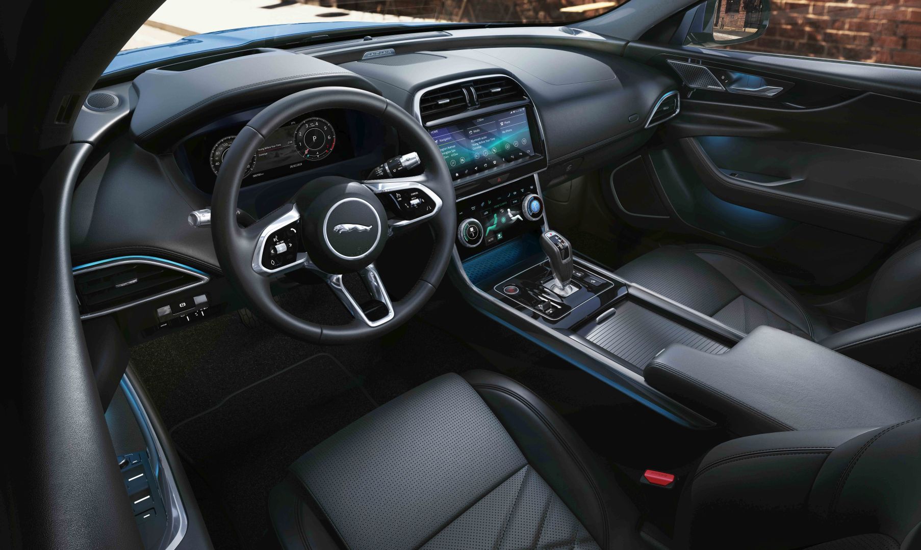 Jaguar Xe photo 35