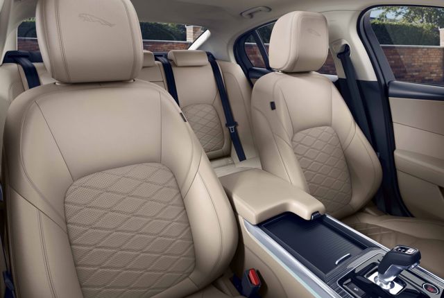 Jaguar Xe photo 38