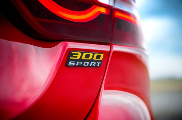 Jaguar Xe photo 10