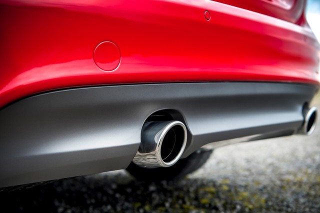 Jaguar Xe photo 11