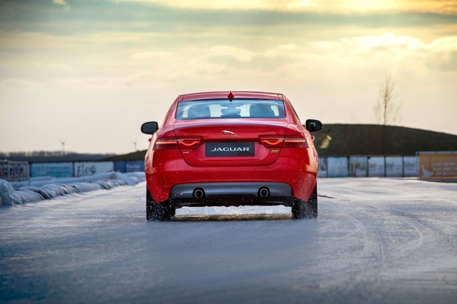 Jaguar Xe photo 15
