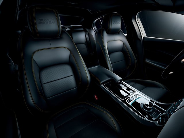 Jaguar Xe photo 21
