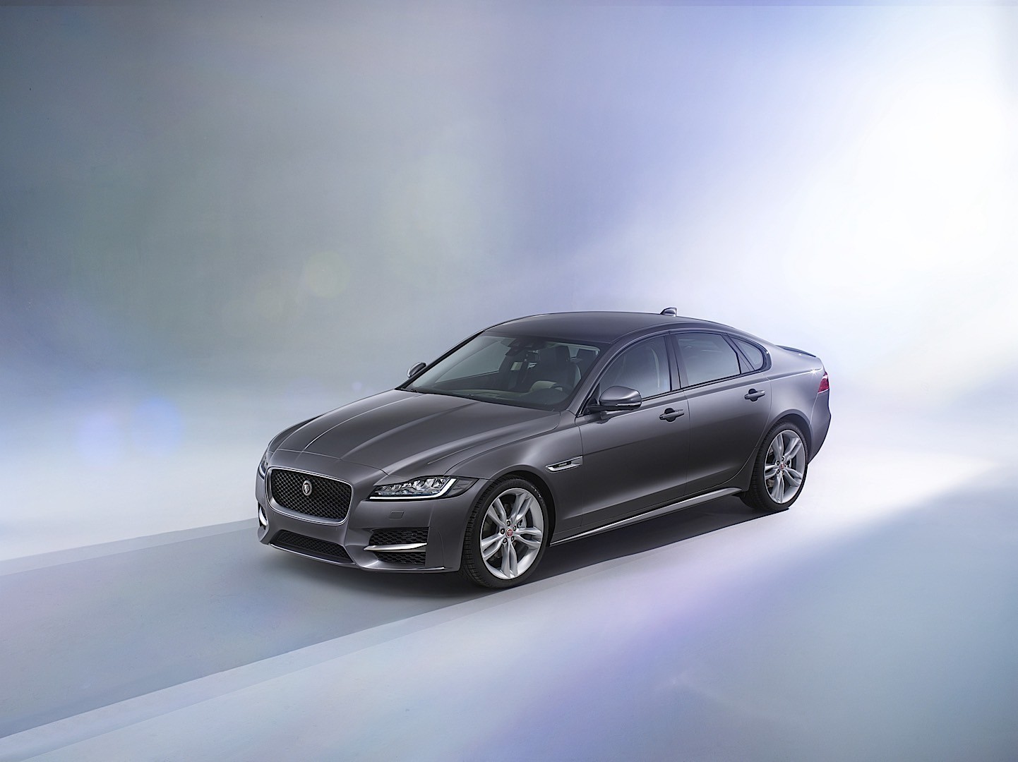 Jaguar Xf photo 30